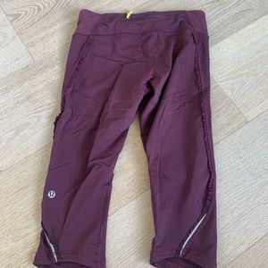 Lululemon knee length bottoms size 4